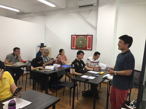 高雄茲心閣命理專家-林家驊老師至新加坡為當地以及特地從菲律賓趕來的華人講課。